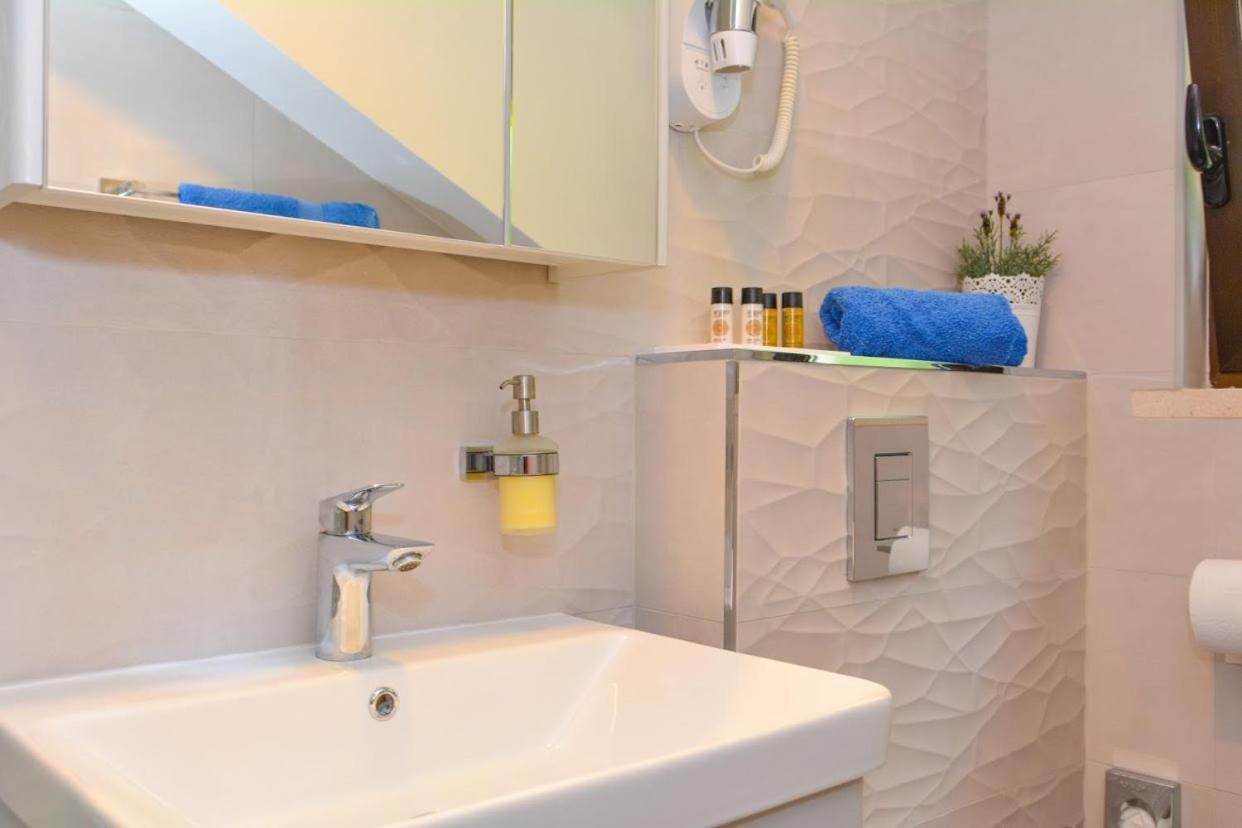 Apartment And Room Sveti Jakov ドゥブロブニク エクステリア 写真