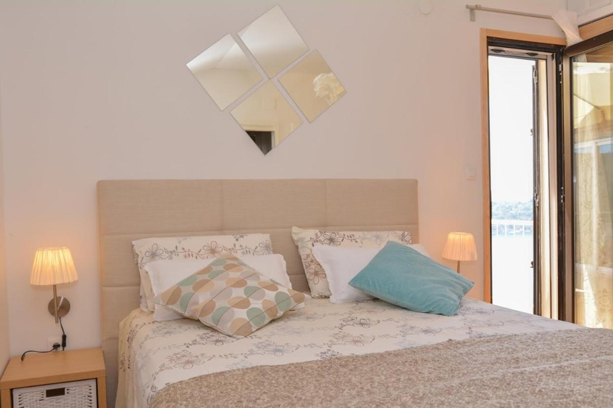 Apartment And Room Sveti Jakov ドゥブロブニク エクステリア 写真